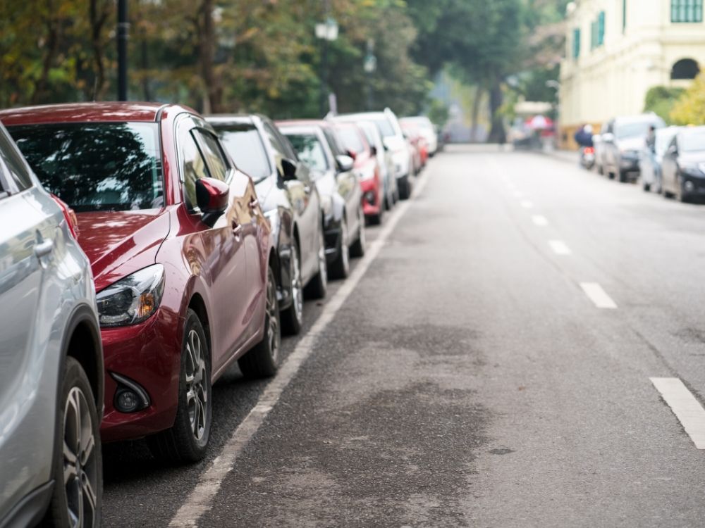 System e-kontroli parkowania pojazdów w Warszawie – co to jest i jak działa?