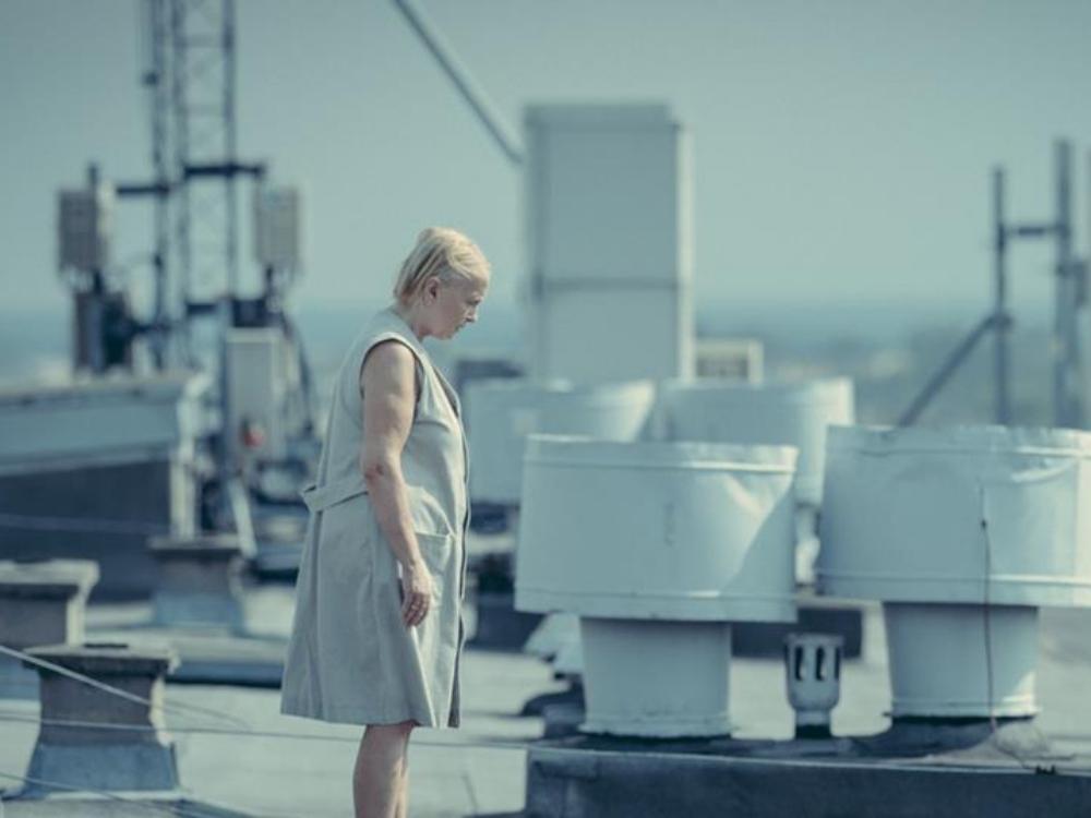Kobieta na dachu (2022) online.