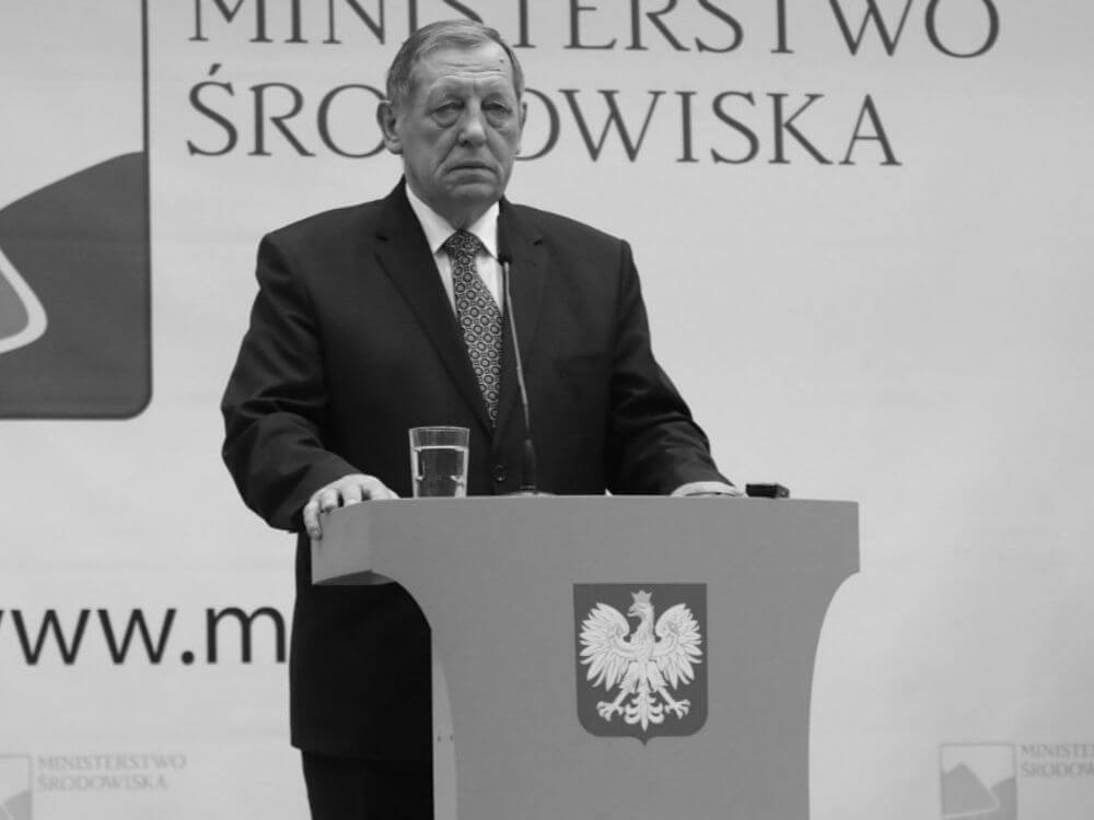 Minister pośmiertnie odznaczony - Jarosław Kaczyński mówi o atakach
