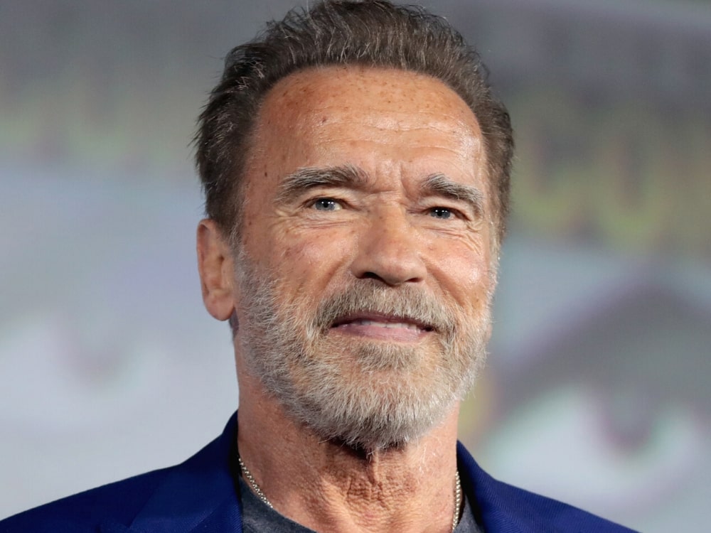 Arnold Schwarzenegger w towarzystwie osła i kucyka ostrzega przed koronawirusem [WIDEO]