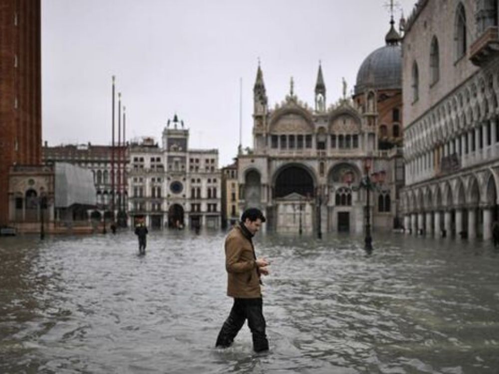 Wenecja została zalana przez morze. Dwie osoby nie żyją