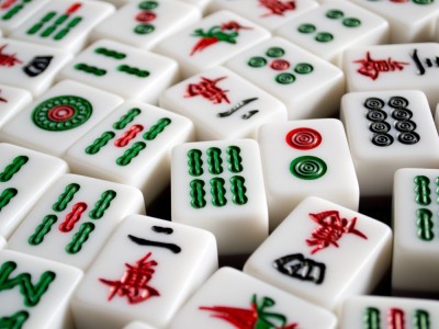 Mahjong online. Zagraj w popularnego madżonga i sprawdź swoją spostrzegawczość na Spokeo.pl
