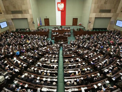 Sejm przyznał 1,95 mld zł mediom publicznym