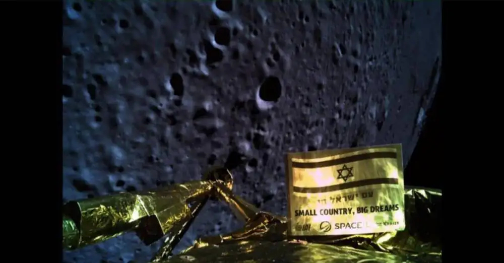 Izraelska sonda Beresheet rozbiła się podczas lądowania na księżycu.